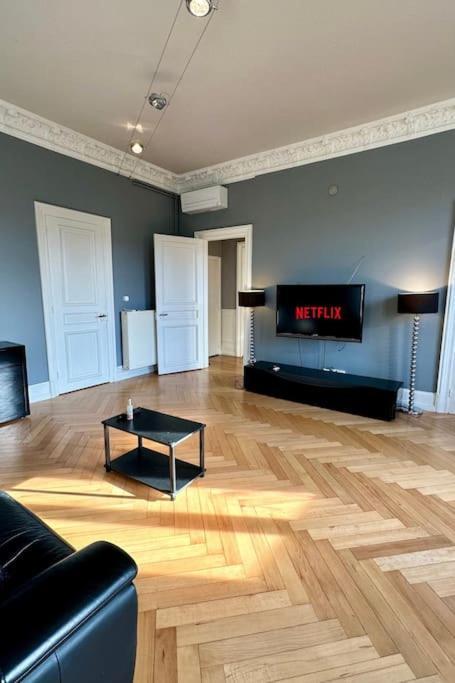 Apartment Loft Avec Spa A Avec Parking Prive 6 Personnes *